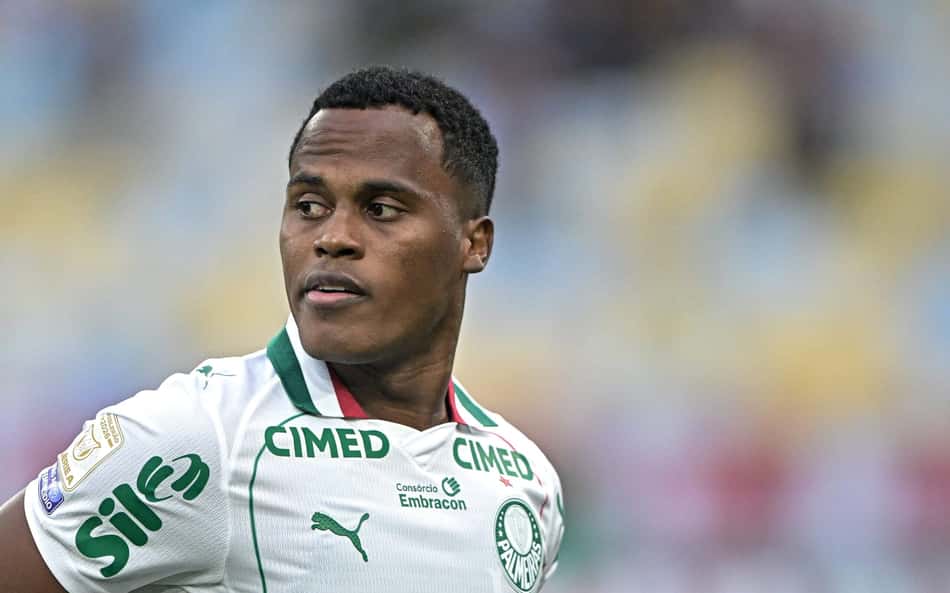 Jhon Arias em ação por Fluminense e Palmeiras pelo Campeonato Brasileiro