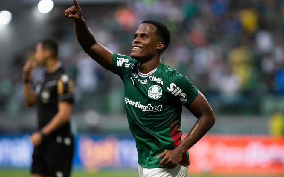 Arias comemora gol contra o Fortaleza em confronto da Copa do Brasil