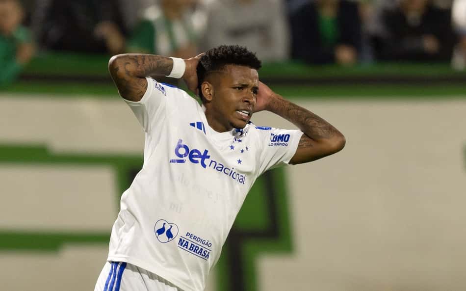 Arroyo lamenta chance perdida pelo Cruzeiro