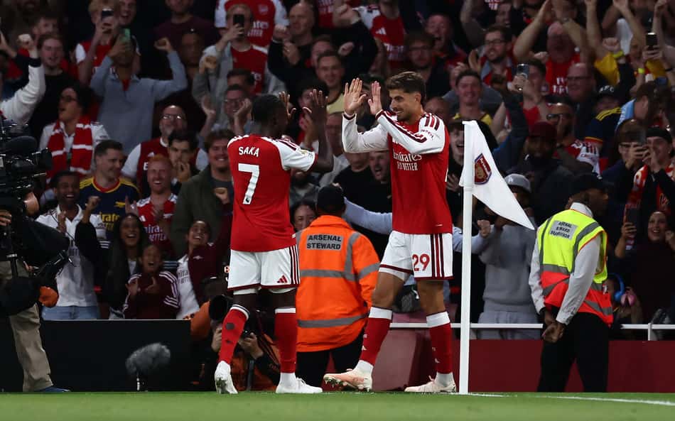 O Arsenal venceu o Coventry City por 3 a 0 pela estreia da Premier League