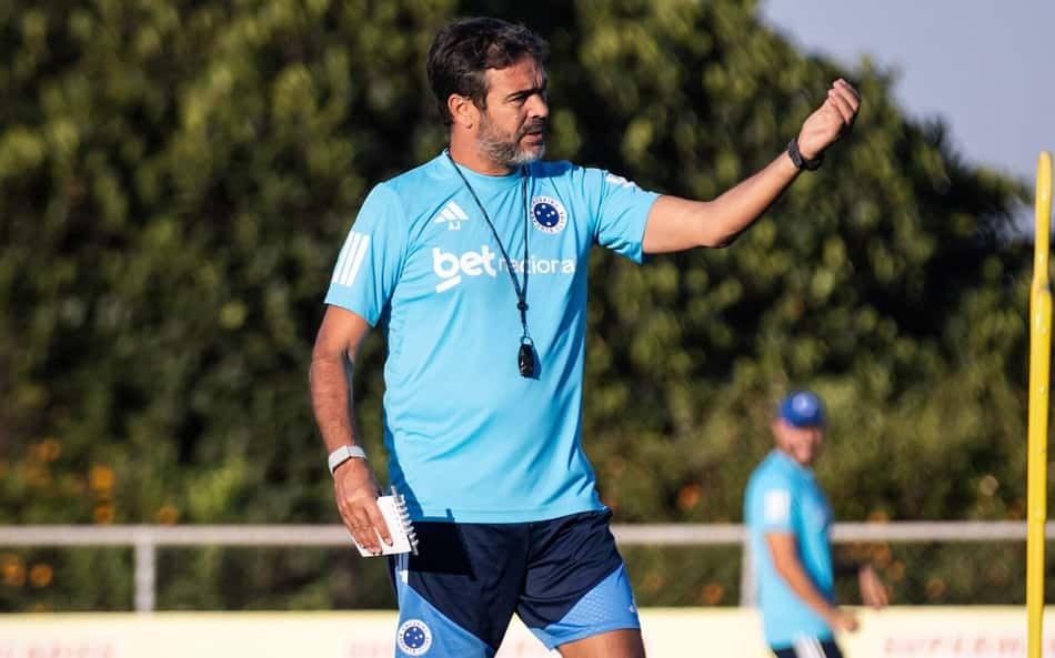 Artur Jorge comanda treino na Toca II