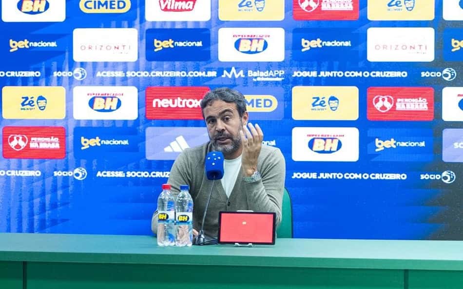 Artur Jorge dá entrevista coletiva após Chape x Cruziero