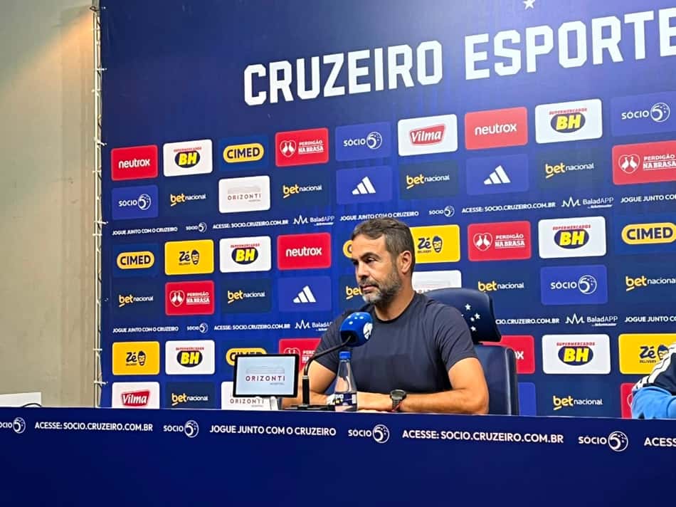 Artur Jorge em coletiva após clássico