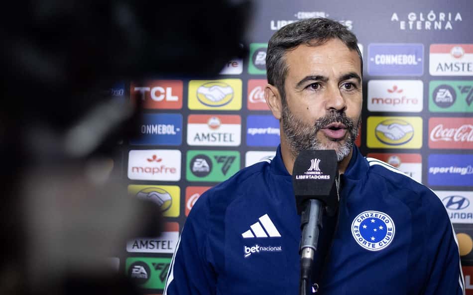 Artur Jorge em entrevista no Maracanã