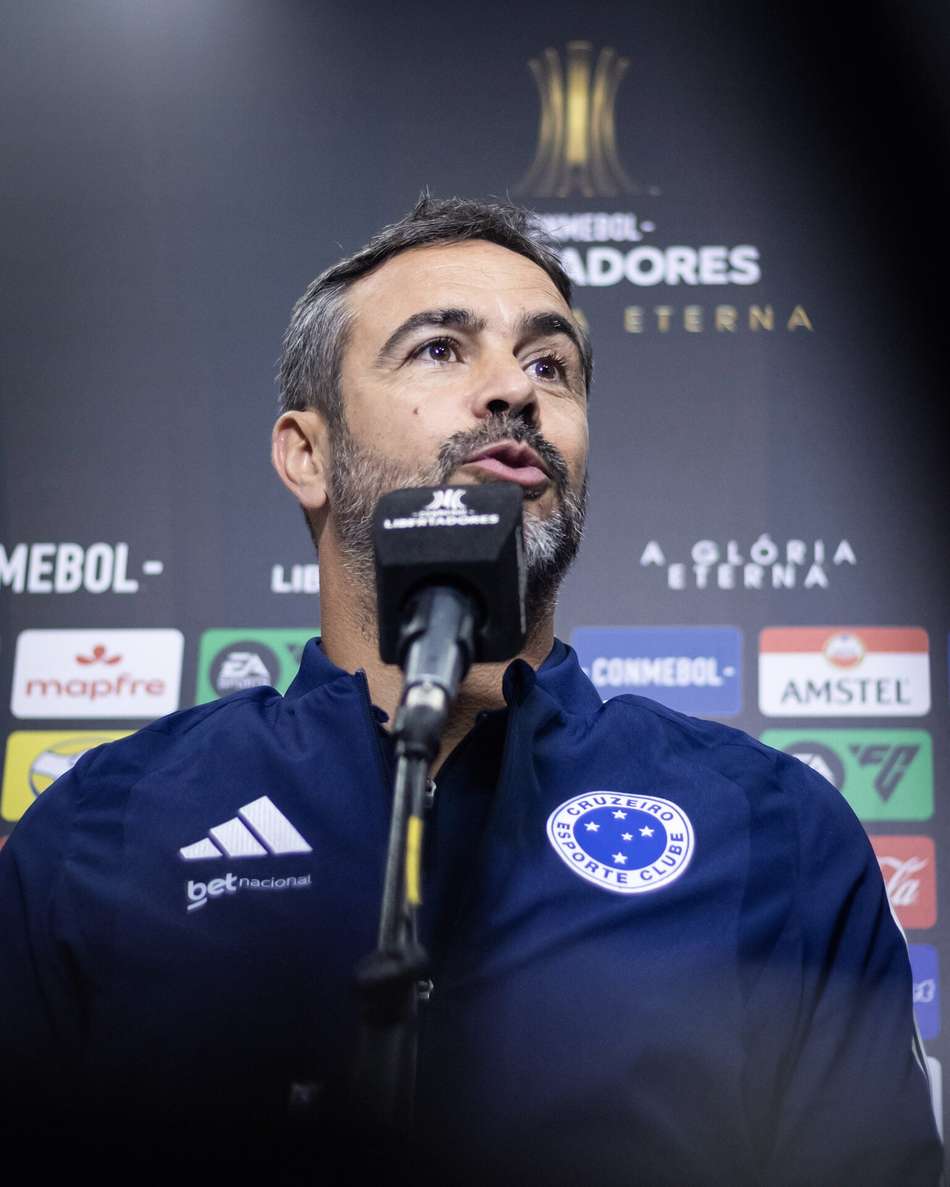Artur Jorge em entrevista no Maracanã