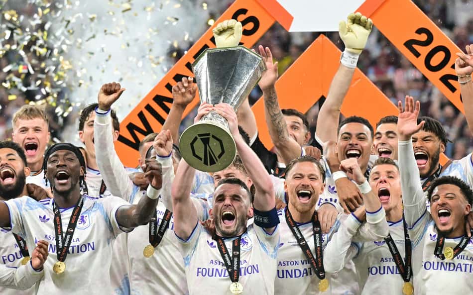 O Aston Villa venceu o Freiburg e conquistou a Europa League (Foto: Stefano RELLANDINI / AFP)