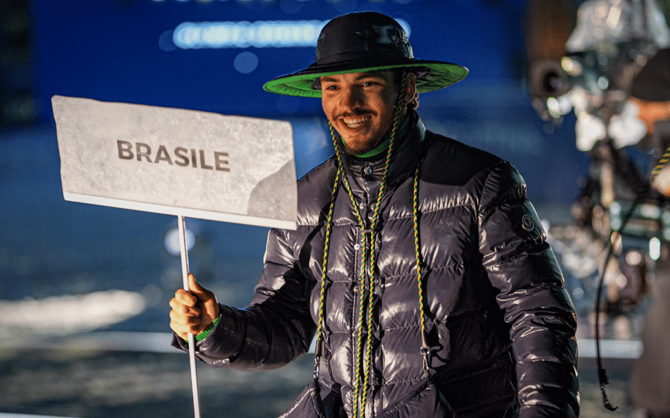 Augustinho Teixeira leiloa uniforme olímpico para ajudar fundação