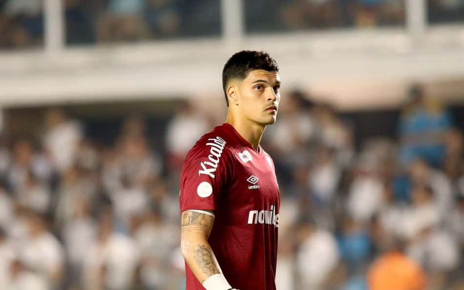 Lance de Gabriel Brazão revolta torcedores do Santos: 'Não aprende'