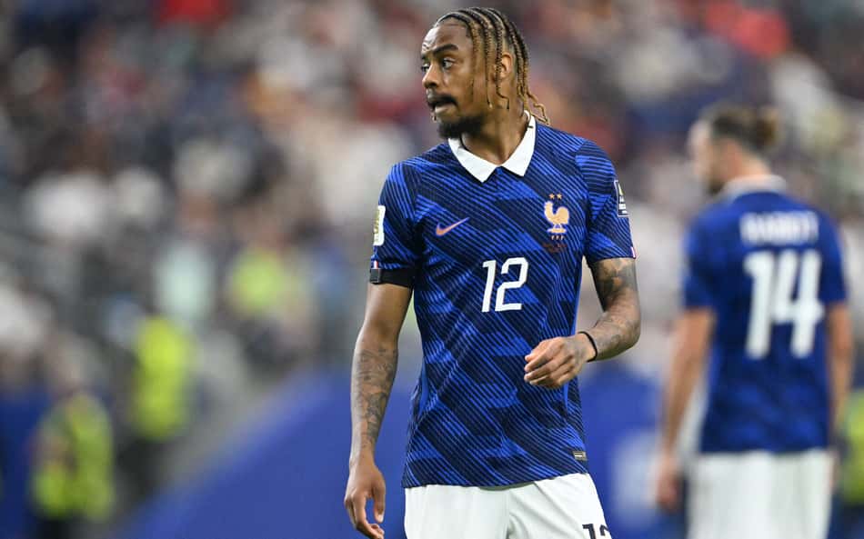Barcola em ação na partida entre França e Espanha, pela semifinal da Copa do Mundo