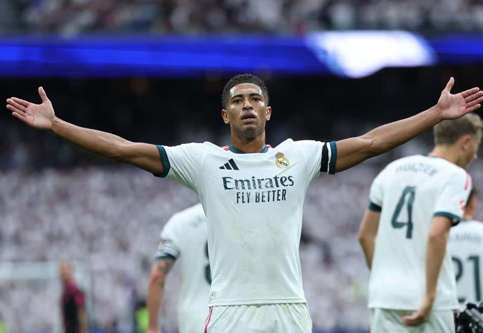 Bellingham comemora o primeiro gol de seu time durante a partida de La Liga entre Real Madrid e Malaga