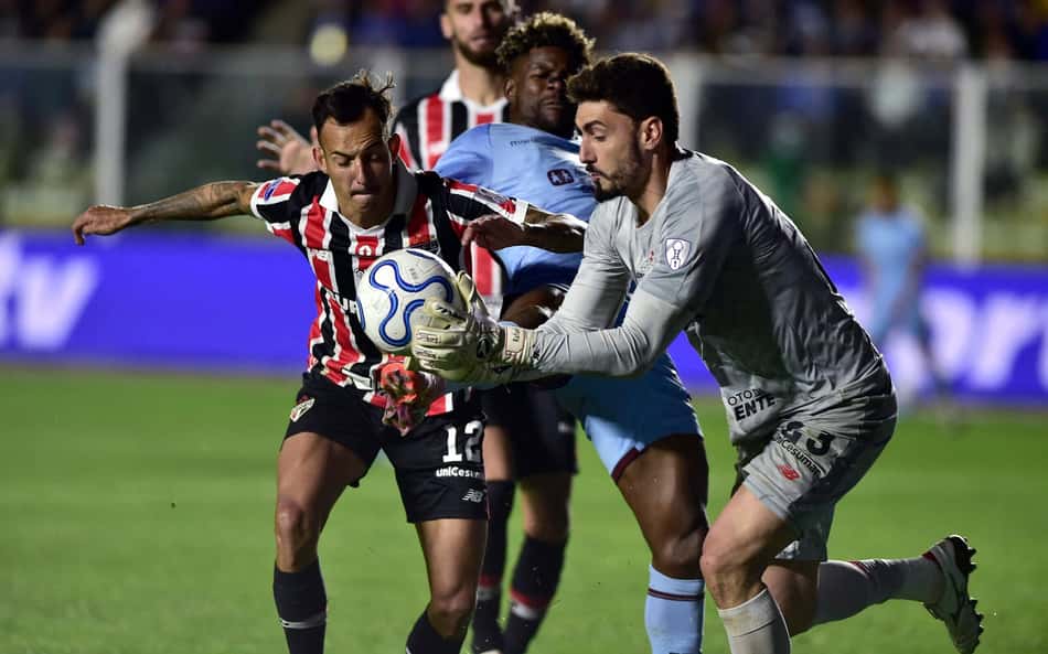 Bolivar e São Paulo em campo