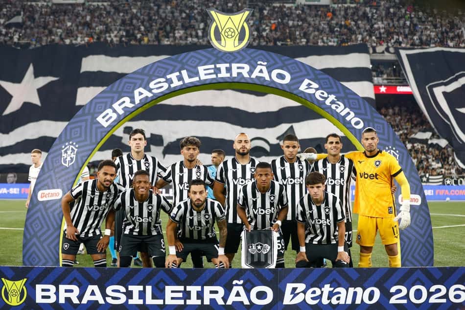 Time do Botafogo antes do jogo com o Fluminense
