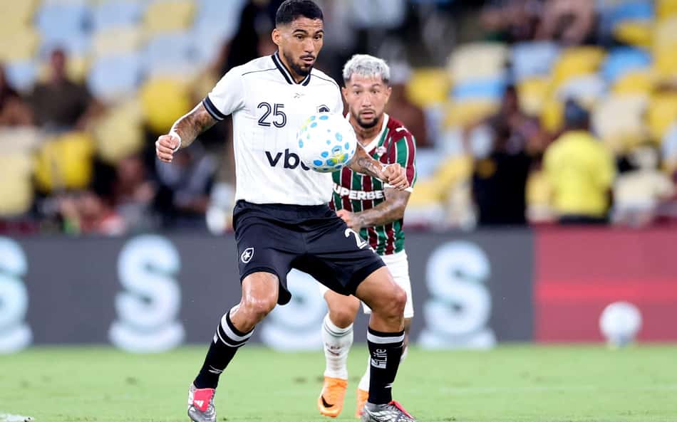 Botafogo e Fluminense se enfrentam neste sábado (8)