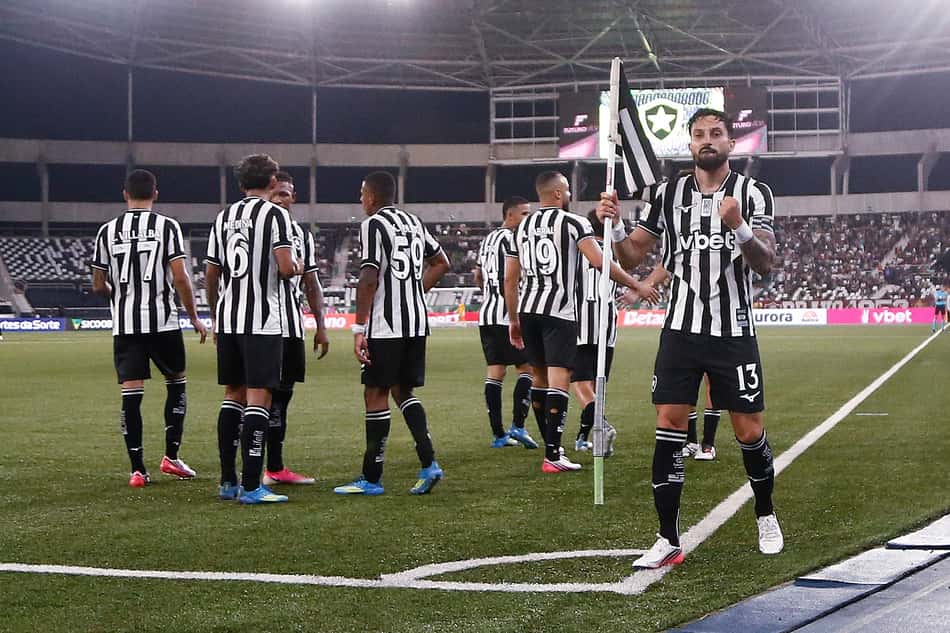 Alex Telles comemorando gol do Botafogo