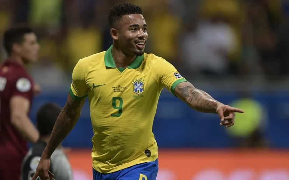Estreia de Gabriel Jesus na Seleção completa 10 anos; veja marcas