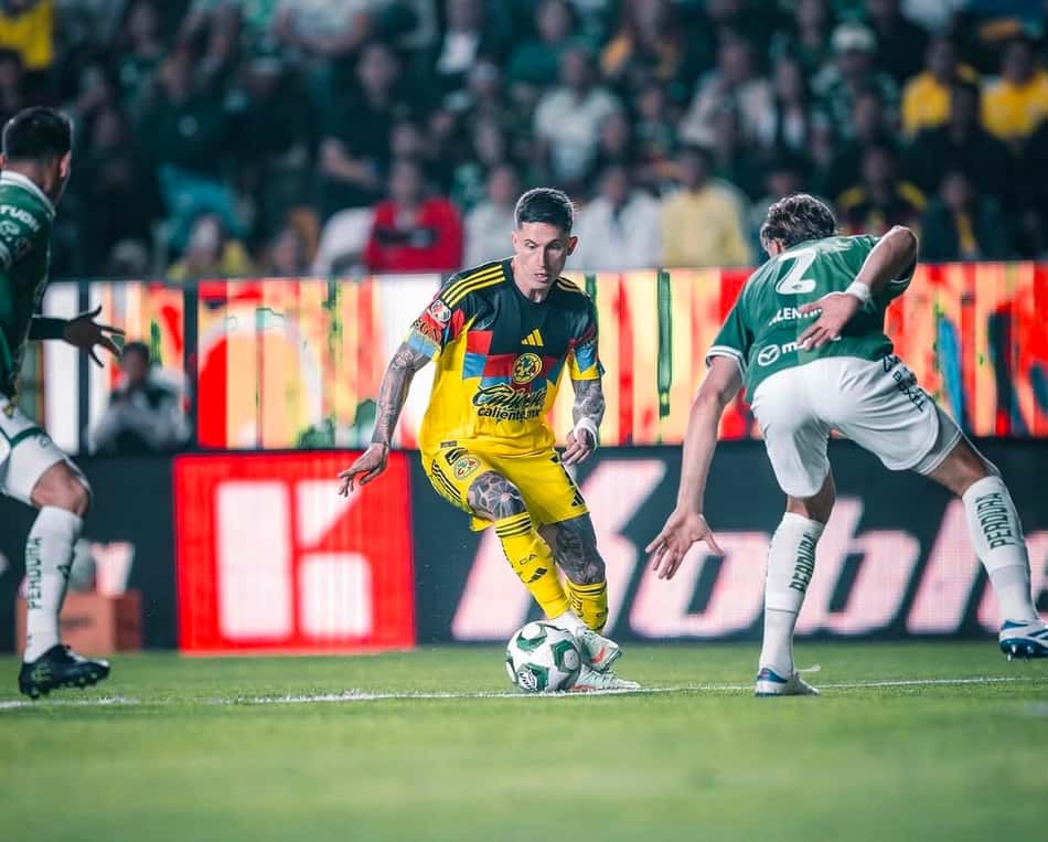 Brian Rodríguez pelo América-MEX