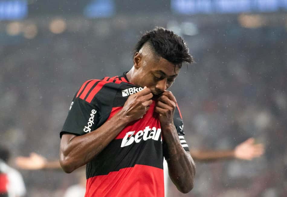 Flamengo ganha reforço de Bruno Henrique na Libertadores