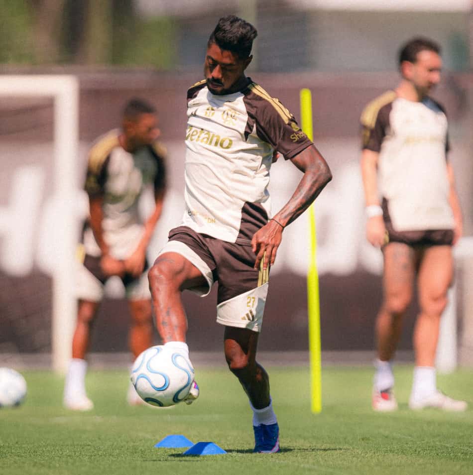 Bruno Henrique durante treino do Flamengo