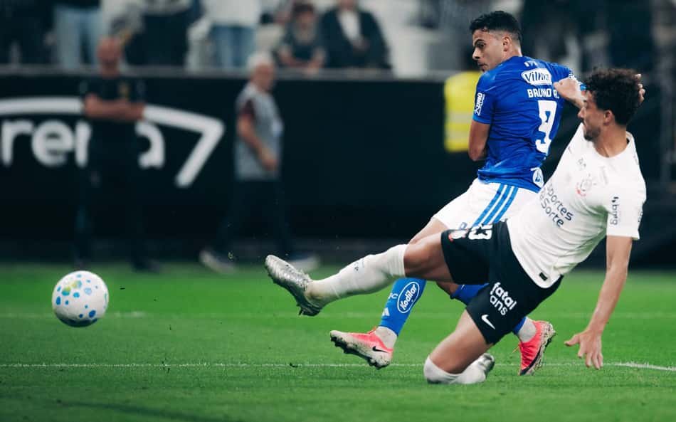 Bruno Rodrigues faz gol contra o Corinthians
