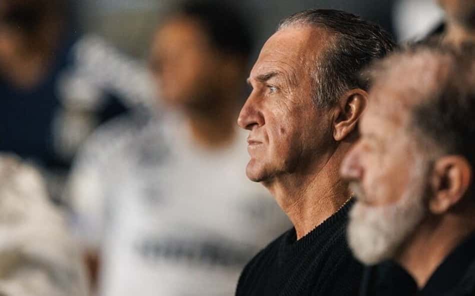 Cuca em duelo do Santos na Vila Belmiro. (Foto: Raul Baretta/ Santos FC)