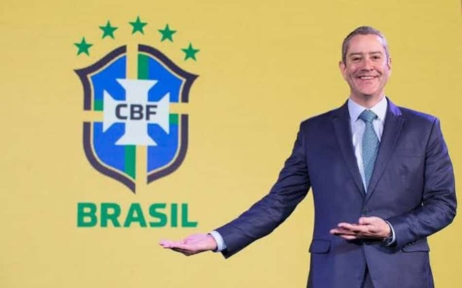 Caboclo posando em foto pela CBF