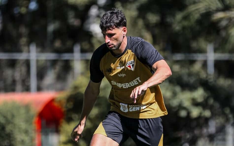Calleri durante treinamento do São Paulo no SuperCT