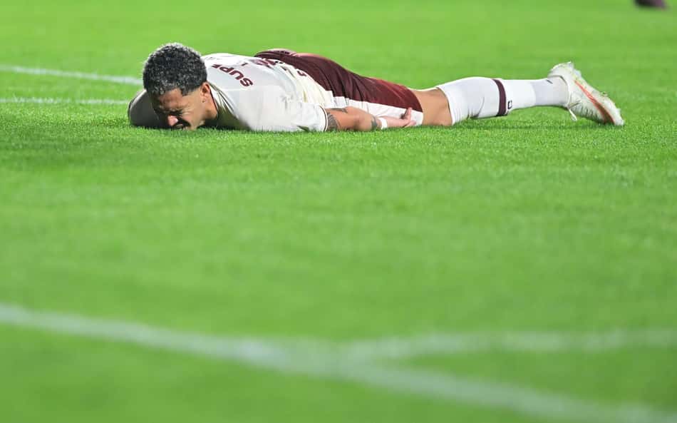 Calleri em ação durante São Paulo e Coritiba pelo Campeonato Brasileiro