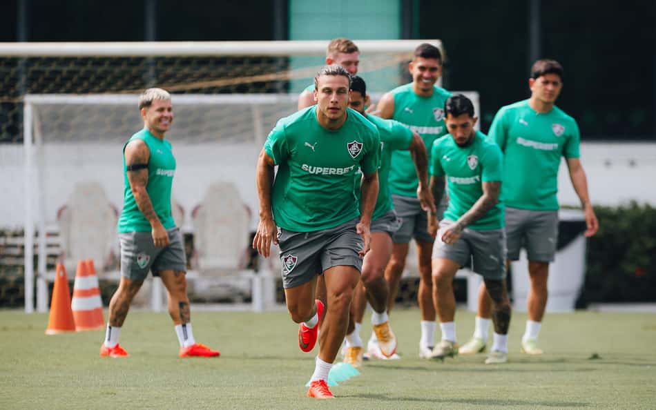 Canobbio e demais jogadores do Fluminense em treino no CT Carlos Castilho