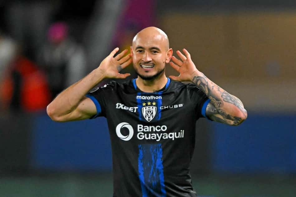 Carlos González, artilheiro do Independiente del Valle, comemora mais um gol na Libertadores