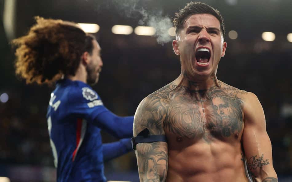 Enzo Fernández marcou o gol da vitória do Chelsea sobre o West Ham, pela Premier League (Foto: Adrian Dennis / AFP)