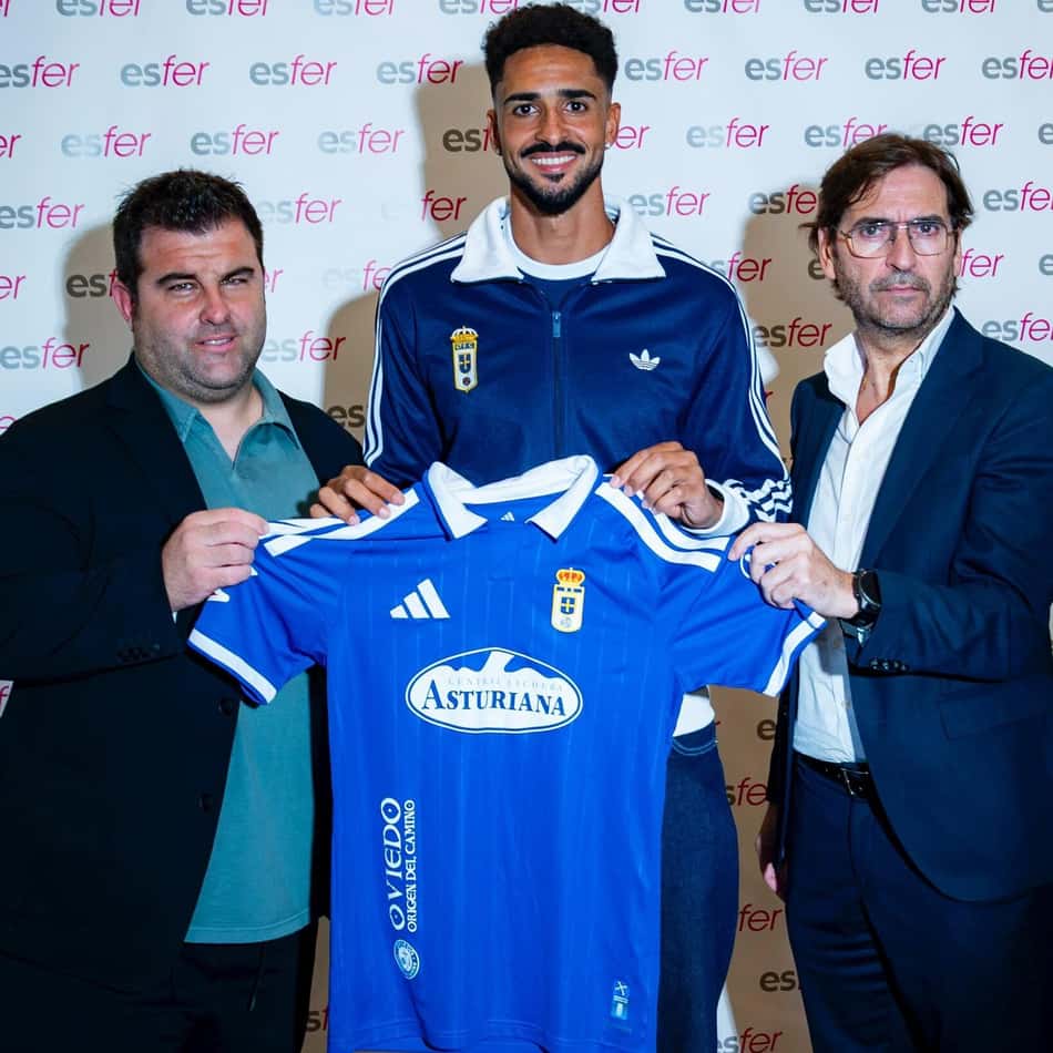 Chris Ramos em sua apresentação no Real Oviedo após empréstimo do Botafogo
