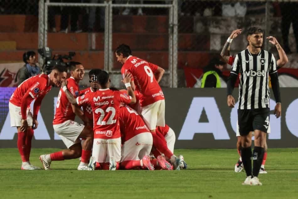 Cienciano conquista grande vantagem sobre Botafogo para jogo de volta (Foto: Jose Angulo / AFP)