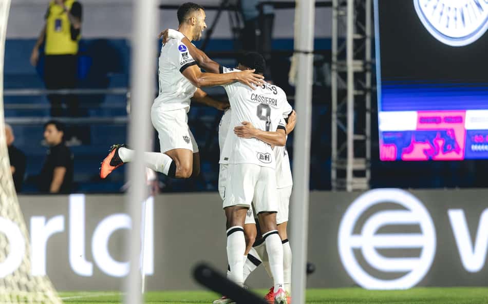 Jogadores comemoram gol contra o Bragantino (Foto: Pedro Souza / Atlético)