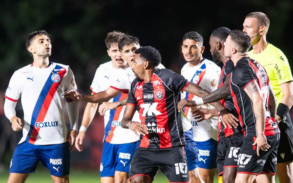 Com o triunfo, Bahia soma 37 pontos, enquanto Vitória tem 29 (Foto: Jhony Pinho/AGIF/Folhapress)