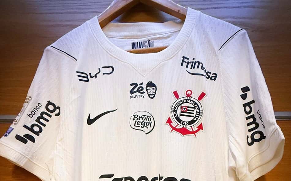 Camisa do Corinthians no vestiário