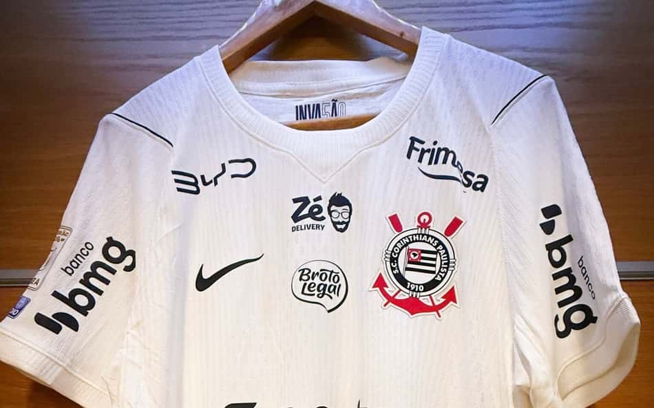 Camisa do Corinthians no vestiário