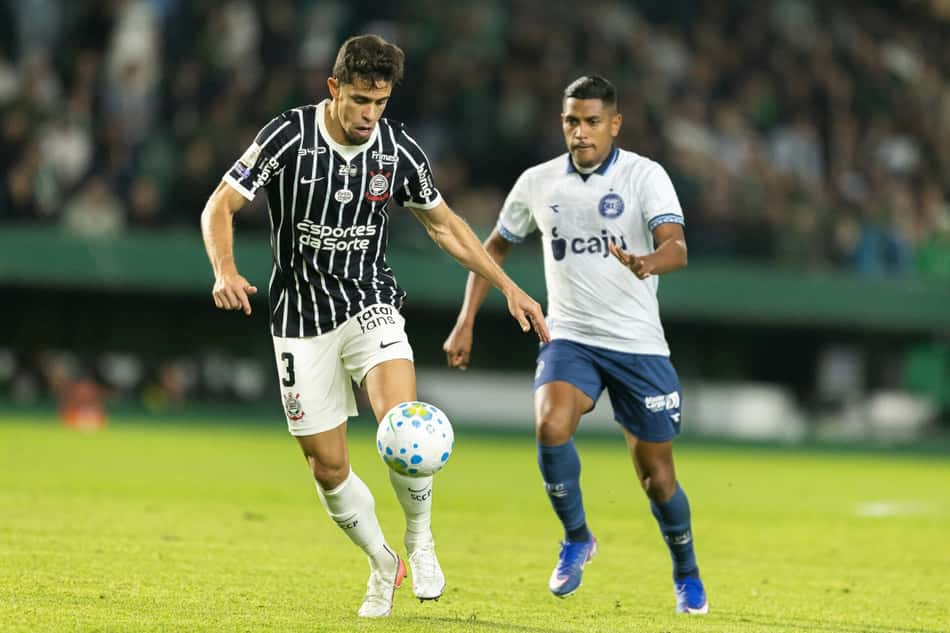 Gabriel Paulista no confronto entre Coritiba x Corinthians