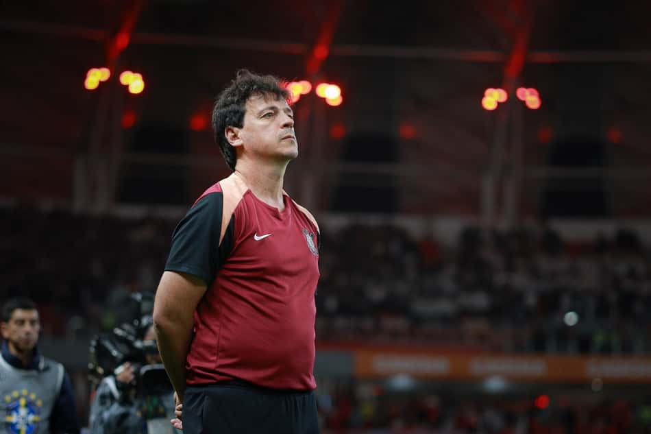 Fernando Diniz durante partida do Corinthians