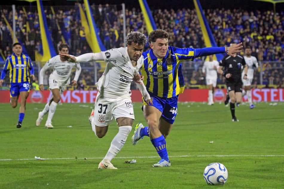 Corinthians e Rosario Central travam duelo decisivo pela Libertadores (Foto: Pool Pelaez Burga/DiaEsportivo/Folhapress)