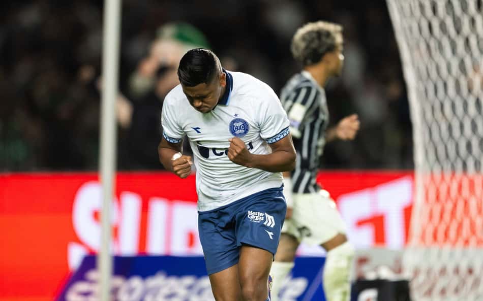 Pedro Rocha comemora gol marcado