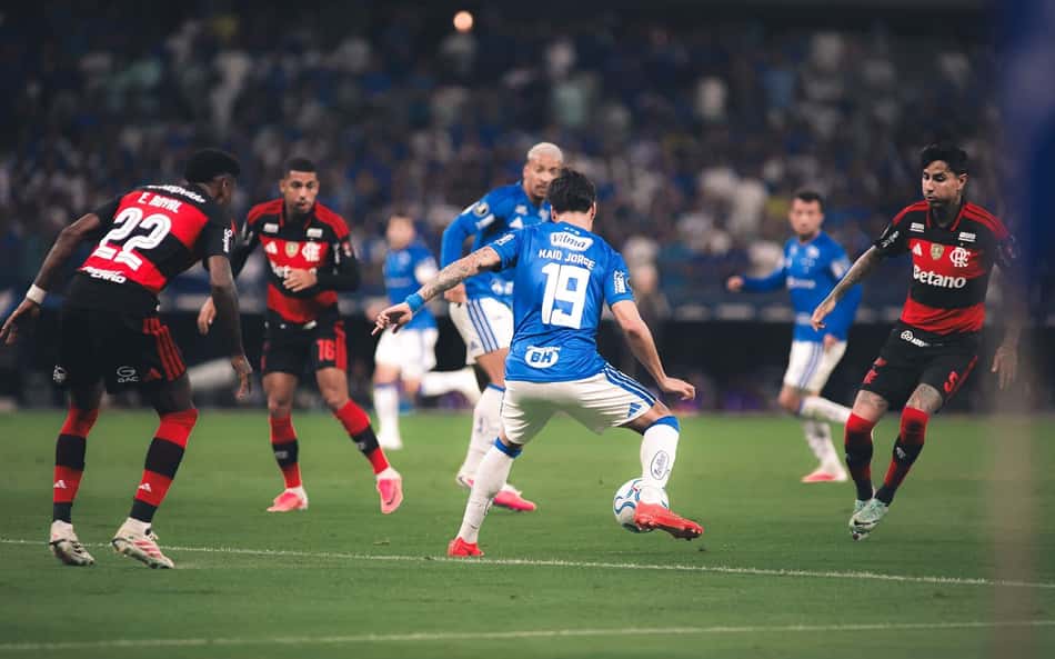 IA crava resultado de Flamengo x Cruzeiro na Libertadores
