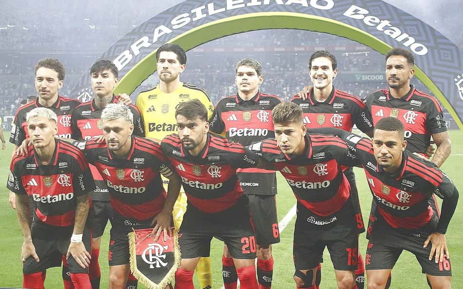 Com a derrota, o Flamengo não supera o líder do campeonato, Palmeiras (Foto: Evandro Oliveira/Onzex Press e Imagens/Folhapress)