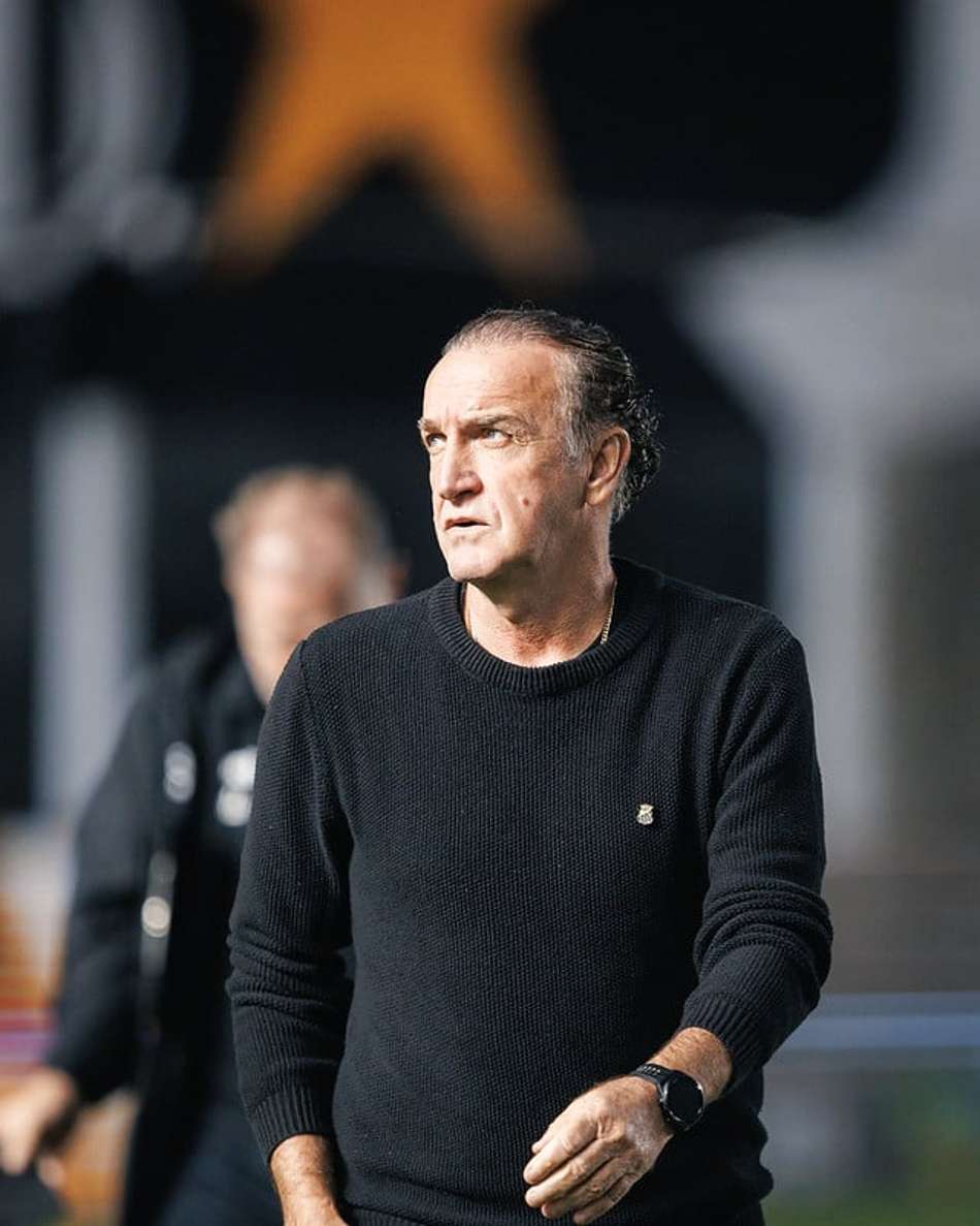 Cuca assumiu o Santos após queda de Vojvoda, em março de 2026. (Foto: Raul Baretta/ Santos FC)
