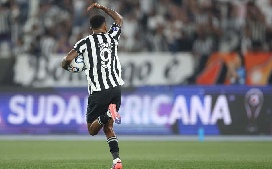 Danilo Pereira nega questões físicas, mas respeita decisão de Bellão no Botafogo