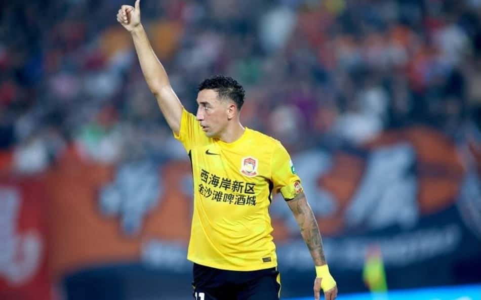 Davidson comemora gol marcado pelo Qingdao West Coast na Superliga Chinesa