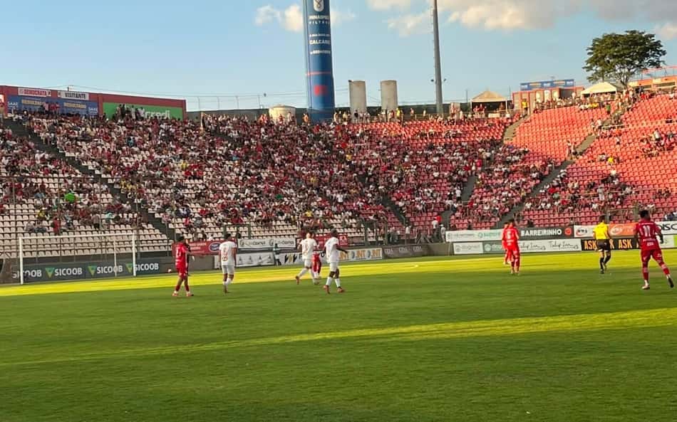Com expulsões, confusão e pênaltis, Villa Nova bate o Democrata na final do Mineiro Módulo II
