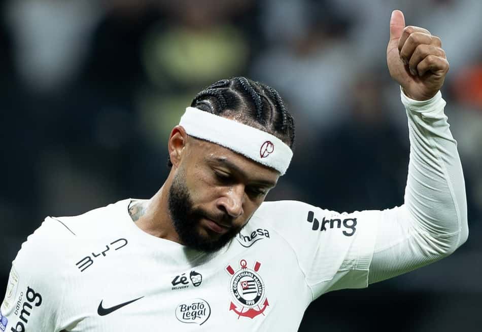 Memphis acena no Corinthians