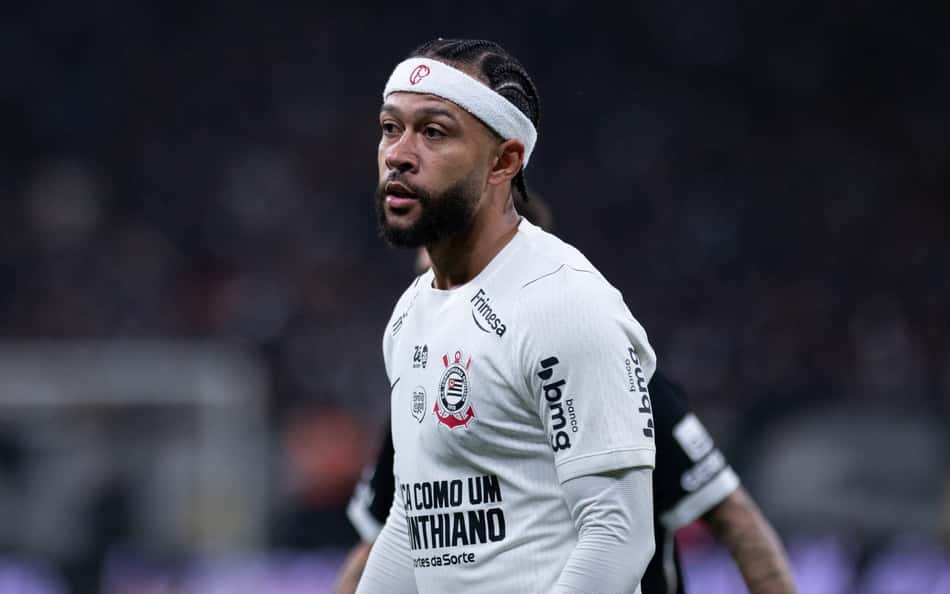 Memphis Depay em ação pelo Corinthians