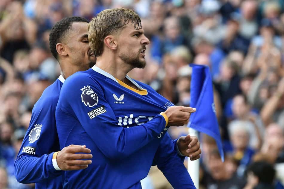 Dewsbury-Hall comemorando gol marcado na Premier League no duelo entre Everton e Crystal Palace