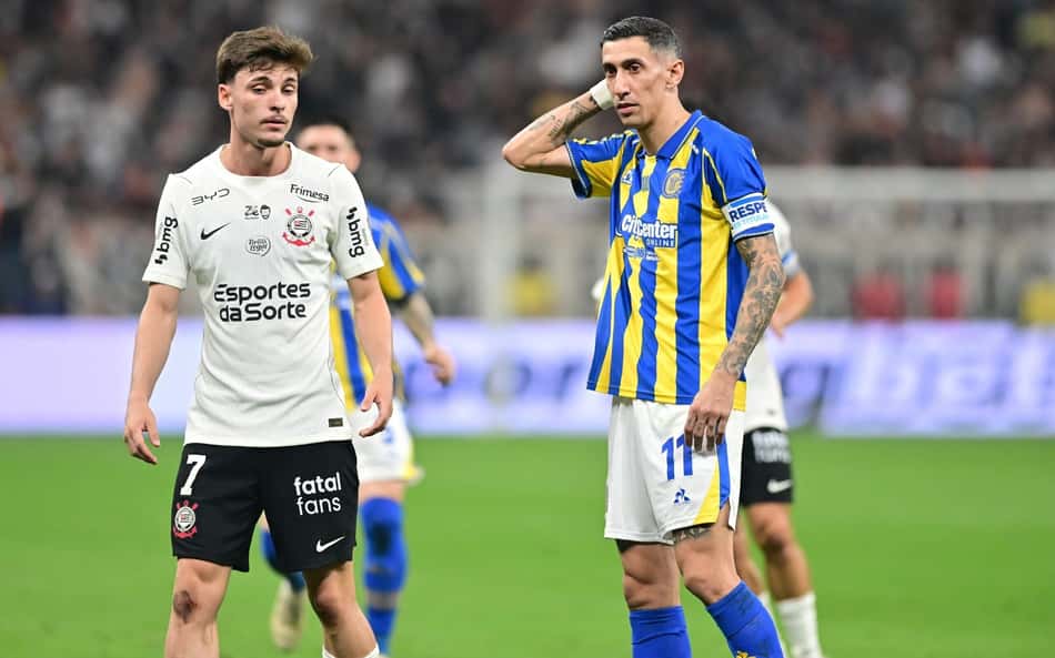 Di María em artuação no jogo Corinthians Rosario Central